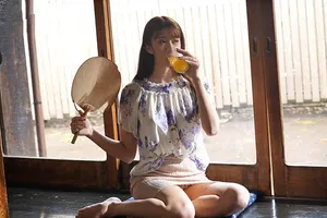 Mùa hè buồn chán ở quê làm tình cô vợ gần nhà thiếu thốn vì lấy chồng già