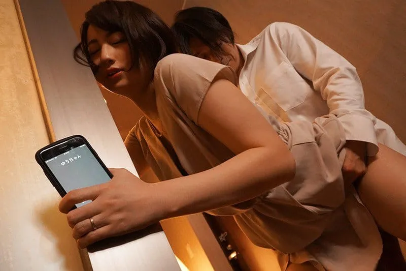 Bà xã đi họp lớp rồi nắc với nyc mặc cho chồng yêu ở nhà chờ